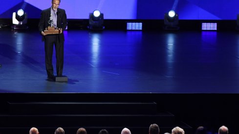 John Tortorella accepts the Jack Adams award at the 2017 NHL Awards