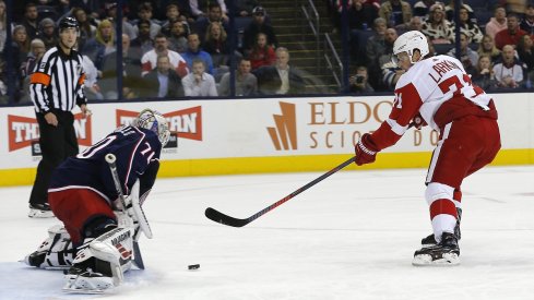 Dylan Larkin scores on a shorthanded breakaway to extend the Red Wings lead to 2-0.