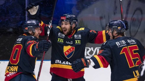 Emil Bemstrom celebrates a goal with Jacob Lilja 