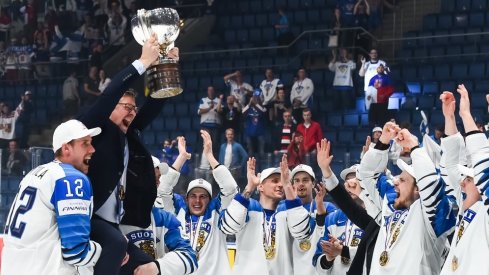 Jukka Jalonen raises the cup after Finland wins the 2019 IIHF Ice Hockey World Champsionship.