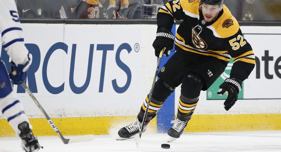 Sean Kuraly skates for the Boston Bruins 