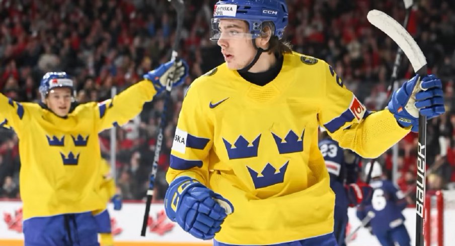 Leo Carlsson skating for Sweden