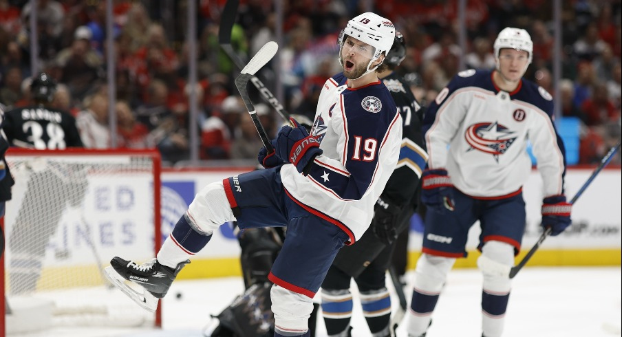 Adam Fantilli scored twice again and Jet Greaves came up big for the third time in four nights as the Blue Jackets defeated the Capitals 4-1 Sunday to stay alive in the playoff hunt.